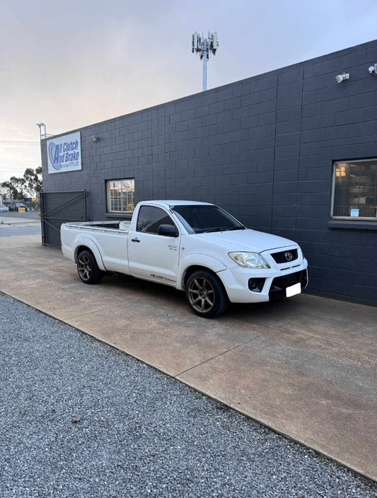 DORI NANA on Toyota Hilux