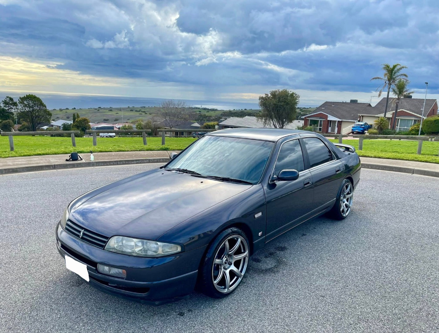 DORI NANA on Nissan Skyline R33 4 Door