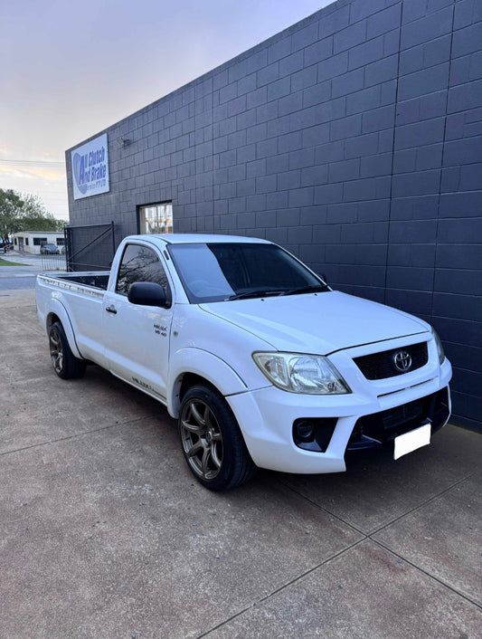 DORI NANA on Toyota Hilux