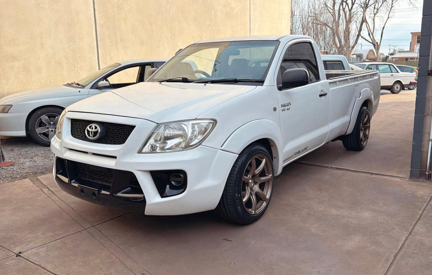 DORI NANA on Toyota Hilux