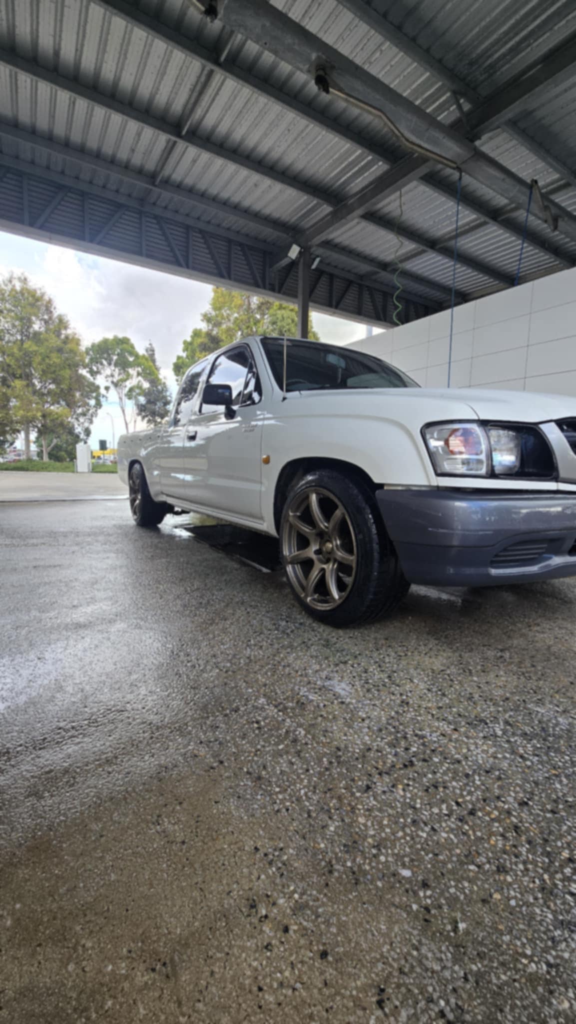 DORI NANA on Toyota Hilux