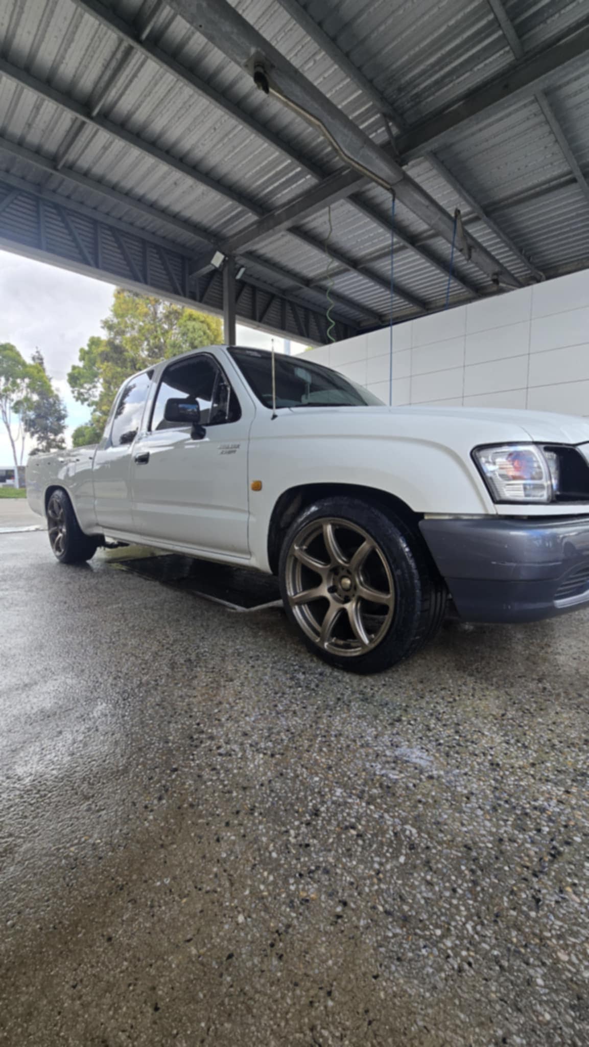 DORI NANA on Toyota Hilux