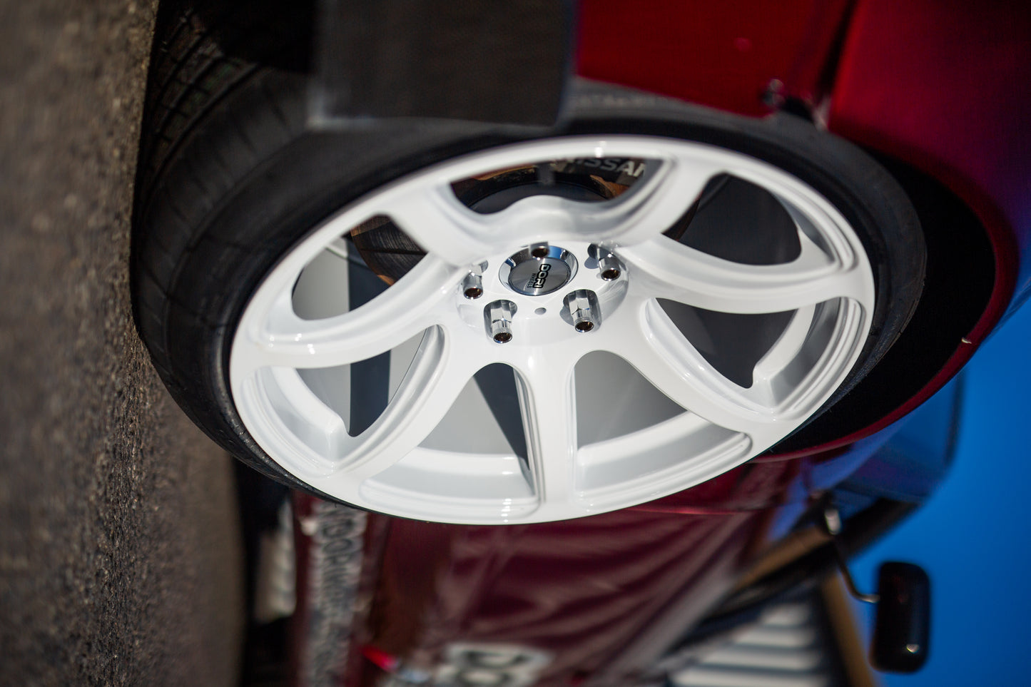 DORI NANA on Nissan Sonvia (White)