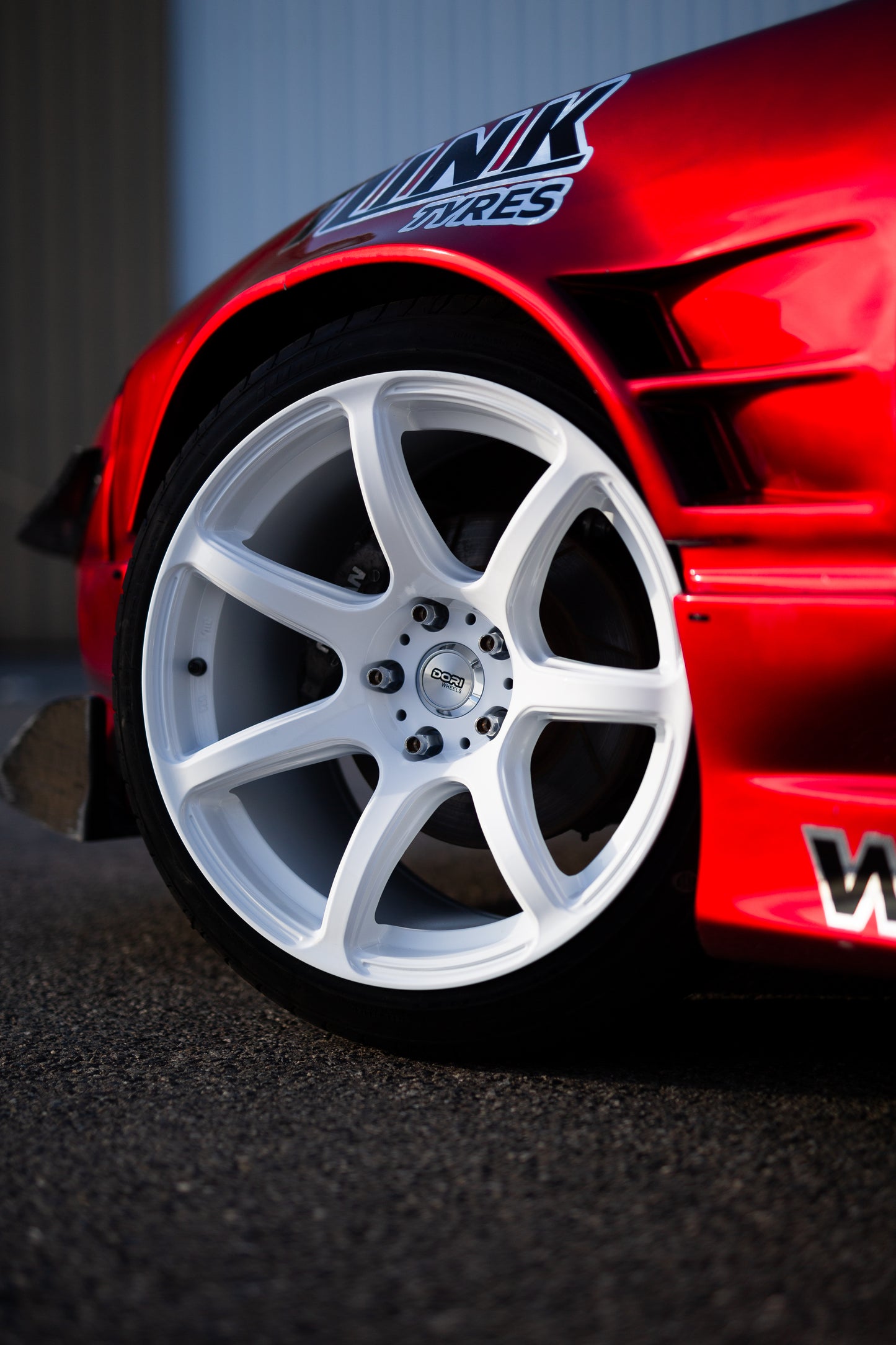 DORI NANA on Nissan Sonvia (White)