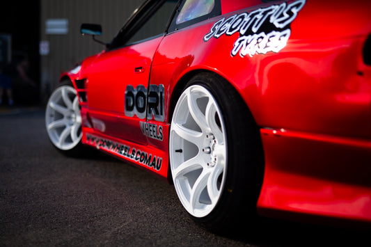 DORI NANA on Nissan Sonvia (White)